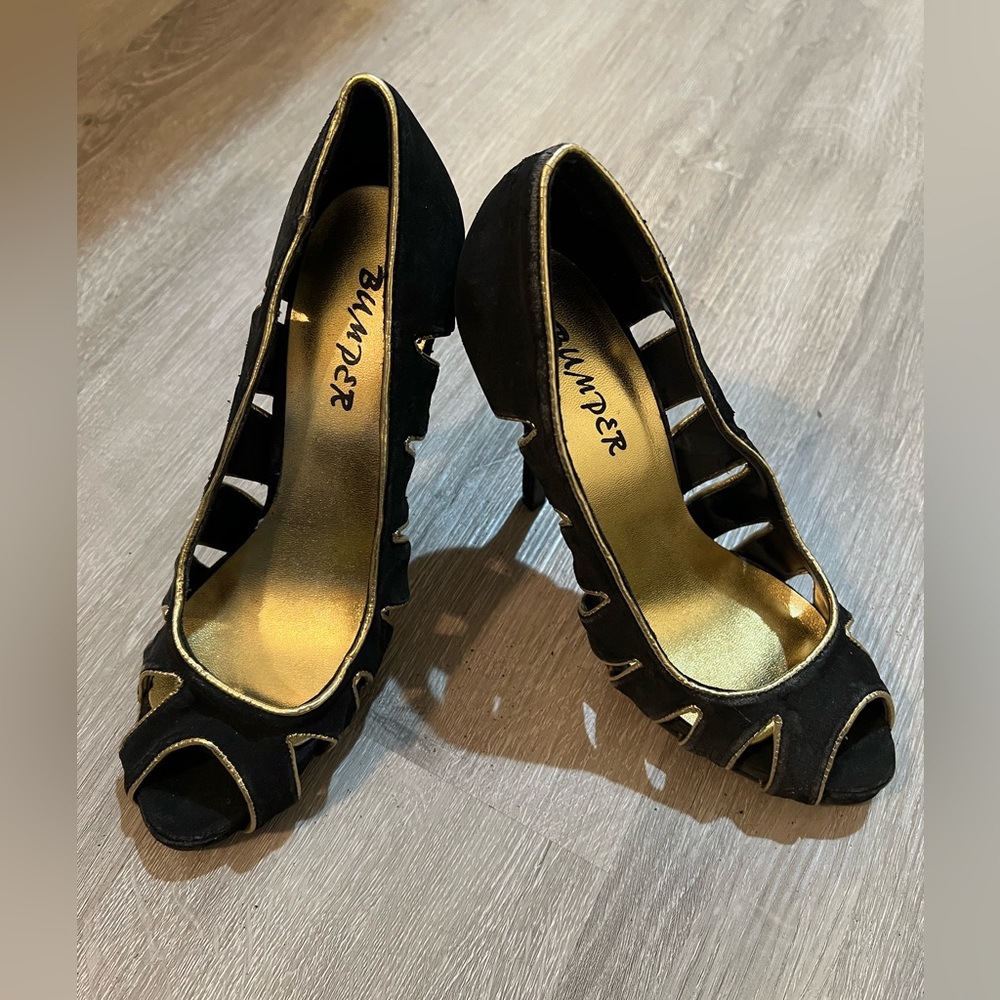 NWT Bumper Heels